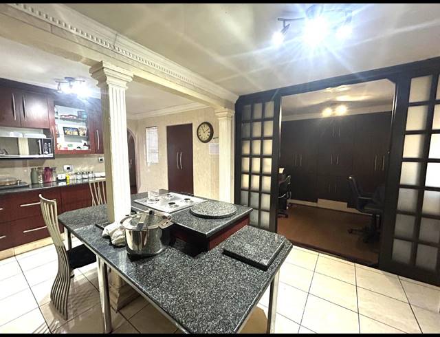 3 BEDROOM HOUSE FOR SALE IN MAYBERRY PARK